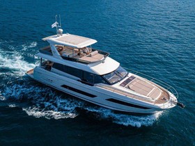 2020 Prestige Yachts 680