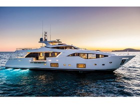 Kjøpe 2016 Ferretti Yachts Custom Line 108
