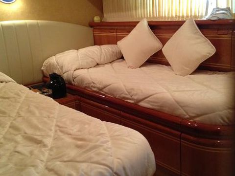 Αγοράστε 2001 Ferretti 80
