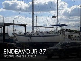 Endeavour Catamaran 37