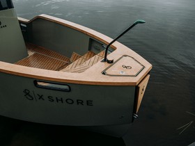 2022 X Shore Eelex 8000
