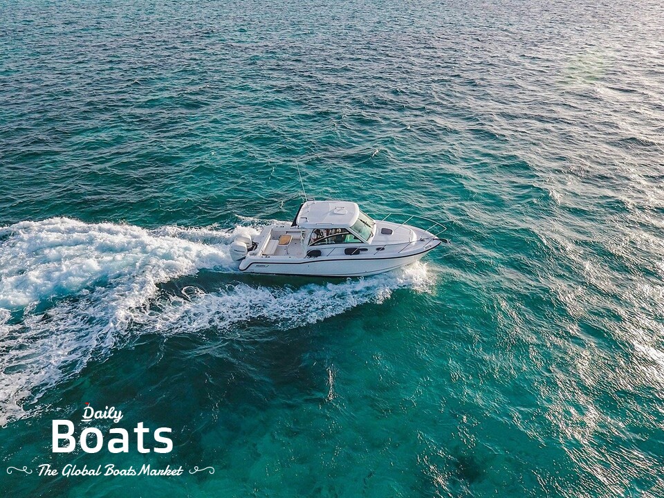 2013 Boston Whaler Conquest 315 for sale. View price, photos and Buy