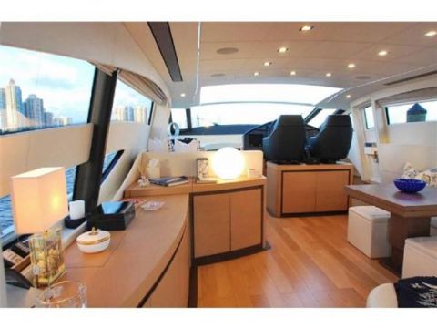 2007 Pershing 72 in vendita