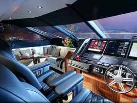 Koupit 2016 Sunseeker 86 Yacht