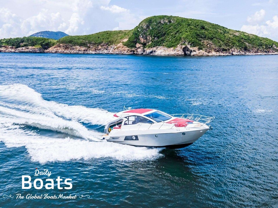2015 Cranchi M38