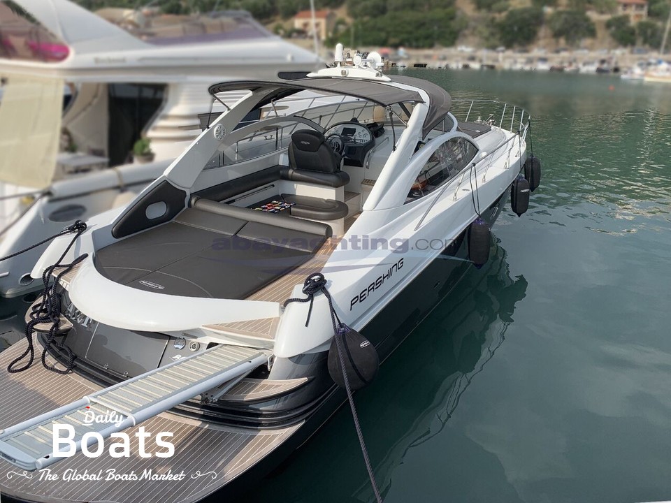 2006 Pershing 37 Cabin