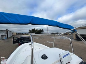 2001 Boston Whaler 220 Dauntless na prodej