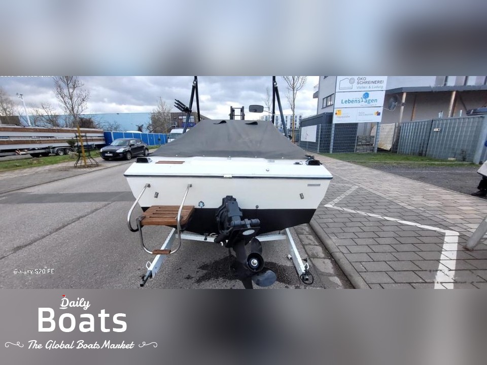 1990 Glassport 170 Mit Wakeboardtower for sale. View price, photos and