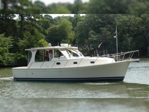 Mainship 34 Pilot Sedan
