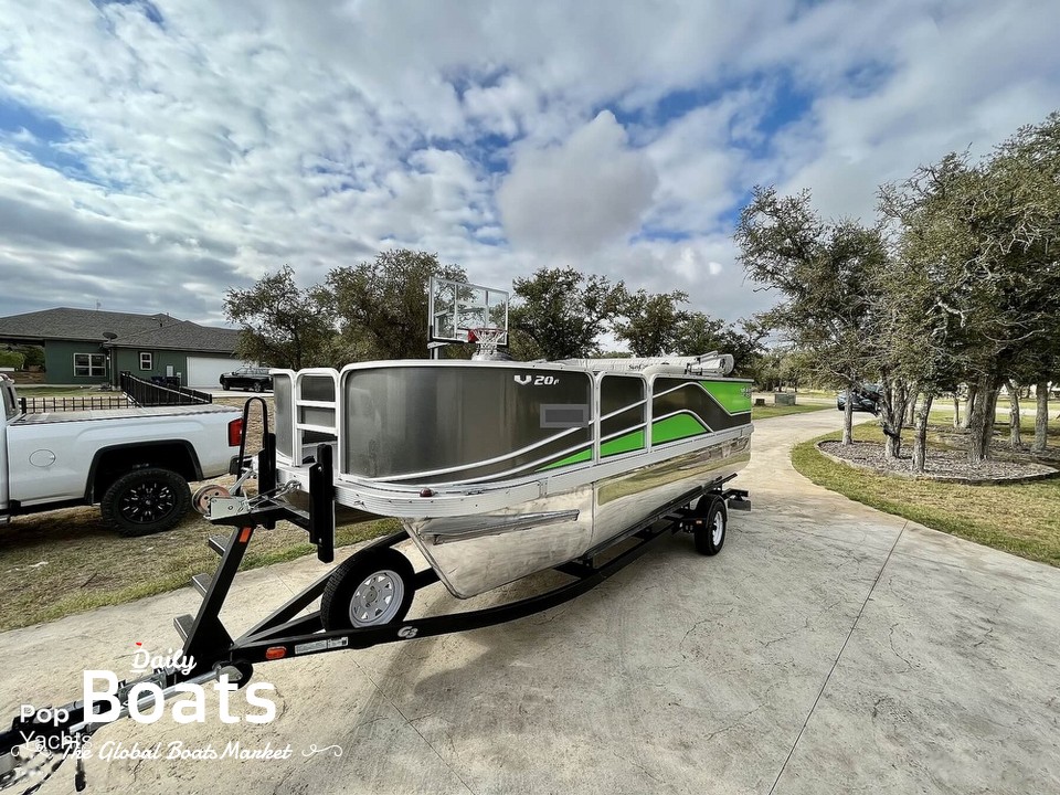 2017 G3 Boats Suncatcher V20F for sale. View price, photos and Buy 2017