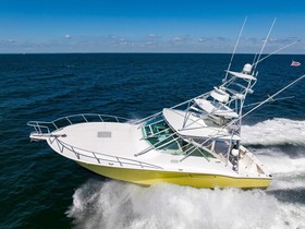 2005 Cabo Yachts