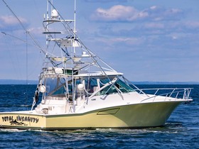 2005 Cabo Yachts