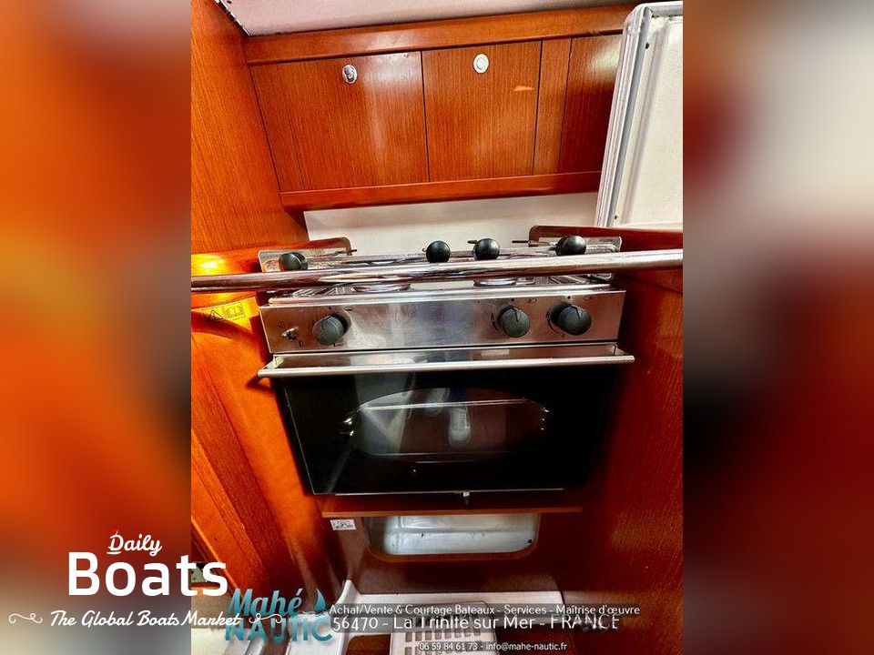 2011 Bénéteau Oceanis 31 Lifting Keel for sale. View price, photos and