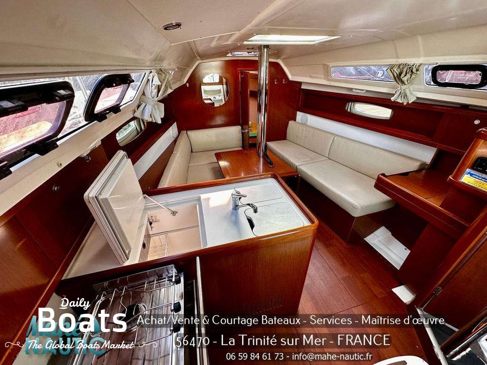 2011 Bénéteau Oceanis 31 Lifting Keel for sale. View price, photos and