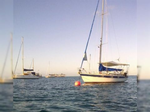 Hallberg Rassy 352
