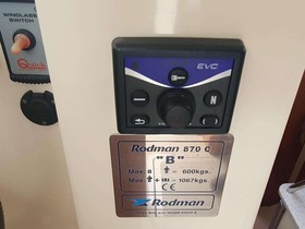 2010 Rodman 870 Fly