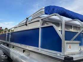 1994 Sun Tracker 247 Party Barge for sale
