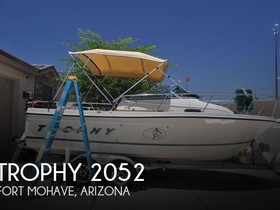 Trophy Boats 2052