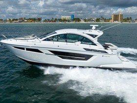 Cruisers Yachts 50 Cantius