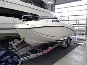 Quicksilver Activ 555 Cabin