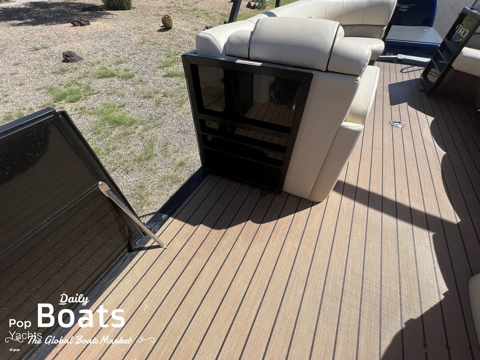 2021 Couach 265 Rec "Bar Boat" for sale. View price, photos and Buy 2021 Couach 265 Rec "Bar