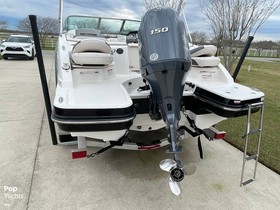 2017 Chaparral Boats 210 Deluxe