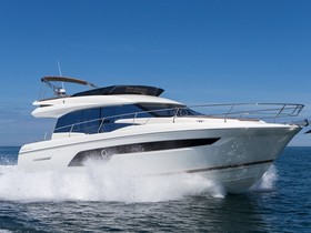 2022 Prestige Yachts 520 F-Line