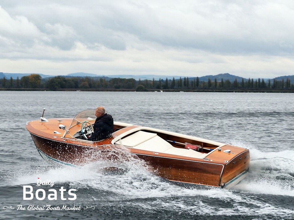 1965 Riva Florida Classic Boat Auf Lager for sale. View price, photos