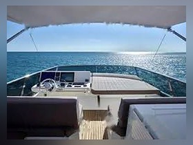 Αγοράστε 2017 Prestige Yachts 630 Fly