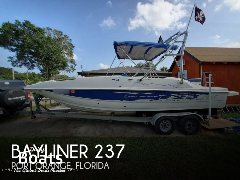 2007 Bayliner 237