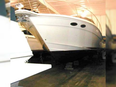 Sea Ray 370 Express Cruiser