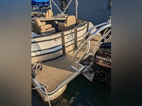 2016 Crest Classic 250 Chateau for sale
