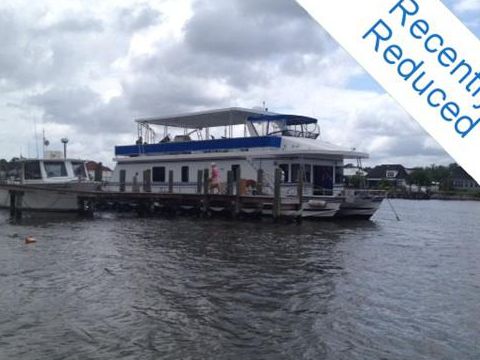  New Orleans Custom Houseboat