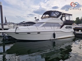 Cruiser Yachts 3850