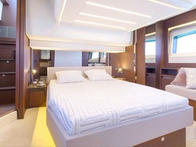 2018 Prestige Yachts 520