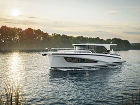 2022 Delphia Yachts 10 Sedan