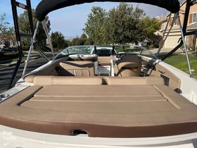 2016 Sea Ray 240 Sundeck