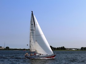 Ericson Yachts 37