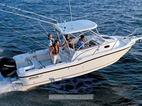 Boston Whaler 235 Conquest