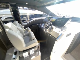 2022 Azimut S8