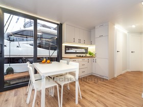 2022 Aqua Apartamento Aa12 Houseboat till salu