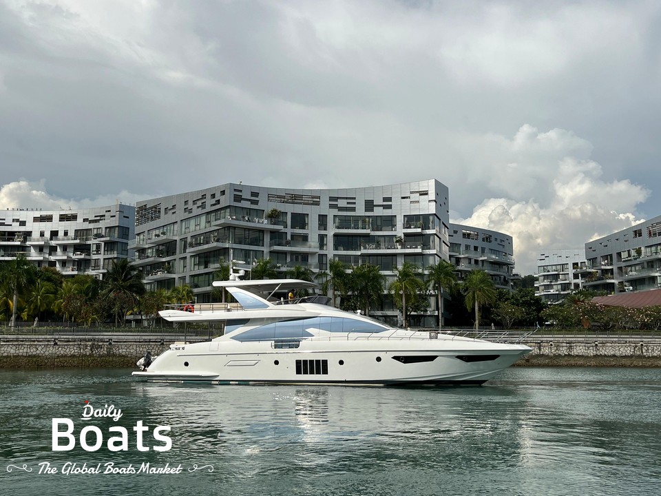 2015 Azimut 80