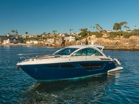 Acquistare 2019 Cruisers Yachts 50 Cantius