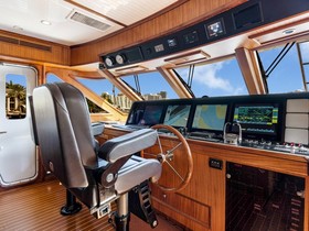2006 Paragon Cockpit Motor Yacht