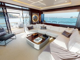 Купити 2021 Sunseeker 88 Yacht