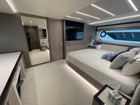 Купити 2019 Sunseeker 76 Yacht