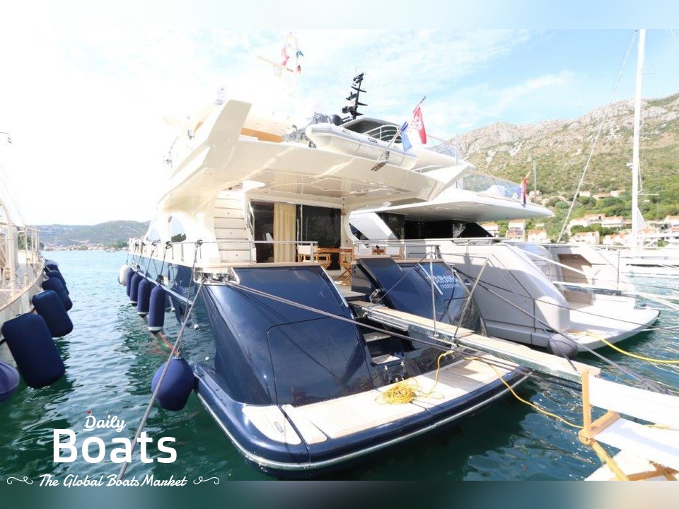 2008 Azimut 80