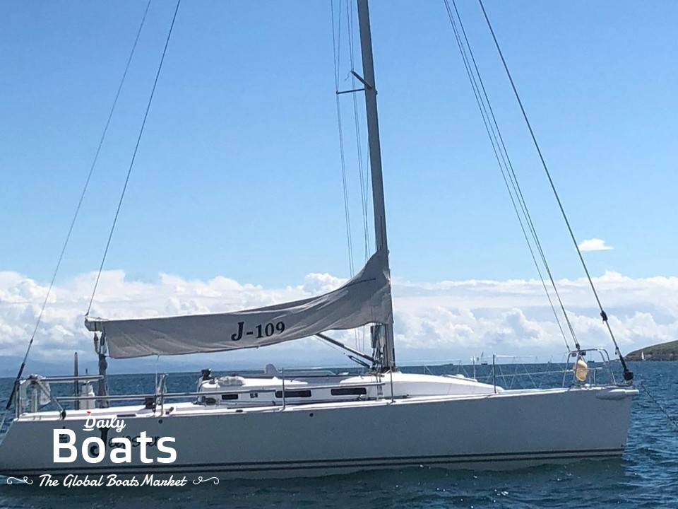 2011 J Boats J 109 for sale. View price photos and Buy 2011 J