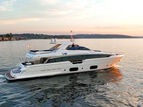 Ferretti Yachts Raised Pilot House