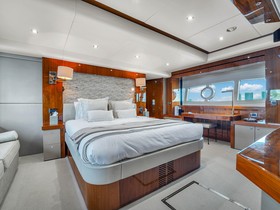 2016 Sunseeker 92 Yacht